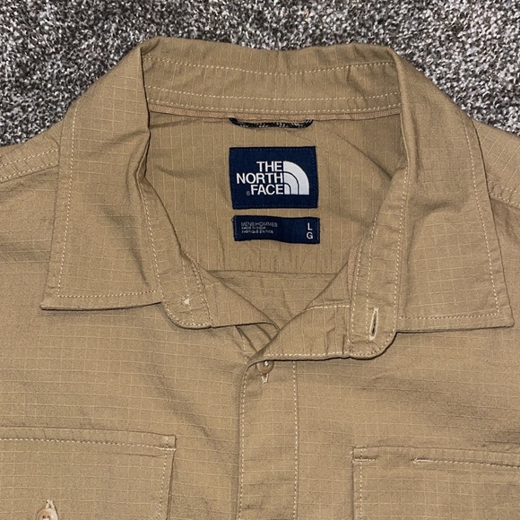 The North Face size large button down top - Picture 2 of 11